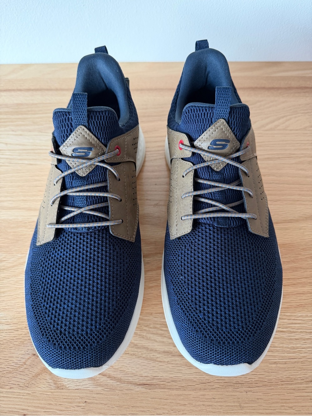 Skechers Men’s Navy and Tan Casual Mesh Sneakers s Size 12 NEW